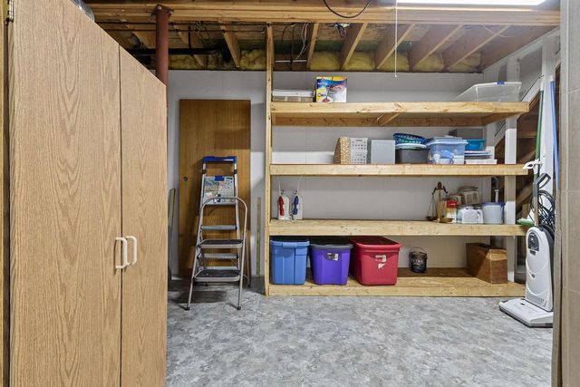 1615 SHALLOW CREEK COURT, Green Bay, WI 54313