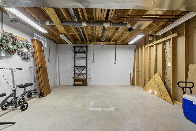 1615 SHALLOW CREEK COURT, Green Bay, WI 54313