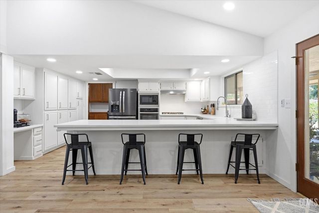 7016 Elias Avenue, Bakersfield, CA 93308