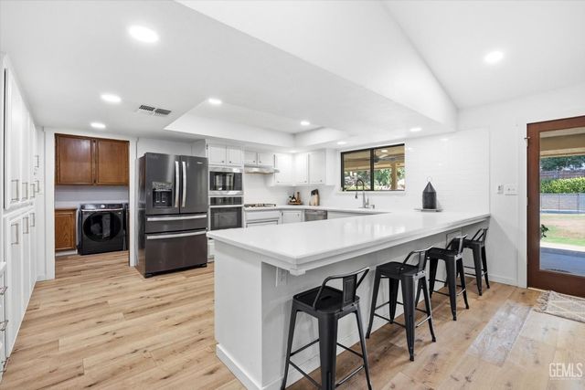 7016 Elias Avenue, Bakersfield, CA 93308