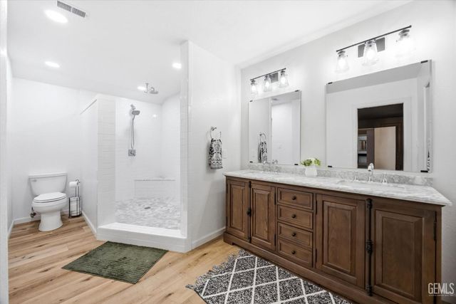 7016 Elias Avenue, Bakersfield, CA 93308