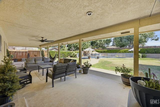 7016 Elias Avenue, Bakersfield, CA 93308