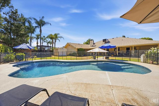 7016 Elias Avenue, Bakersfield, CA 93308
