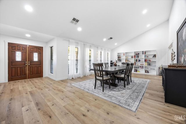 7016 Elias Avenue, Bakersfield, CA 93308