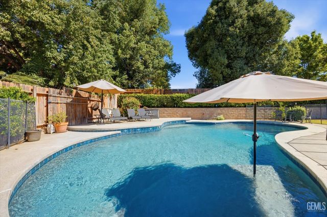 7016 Elias Avenue, Bakersfield, CA 93308