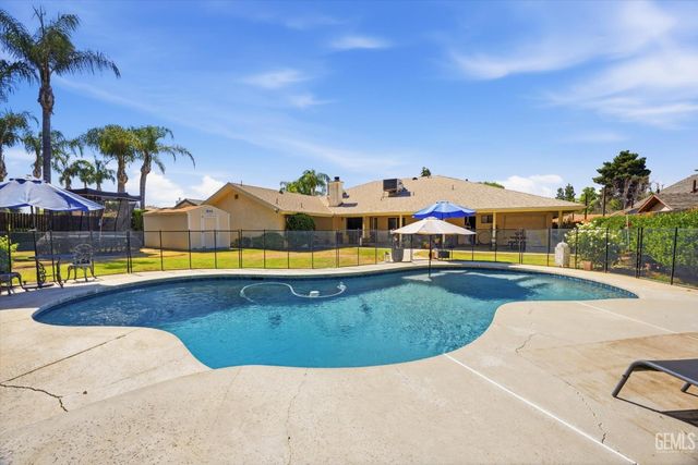 7016 Elias Avenue, Bakersfield, CA 93308