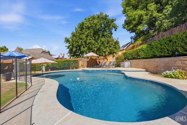 7016 Elias Avenue, Bakersfield, CA 93308
