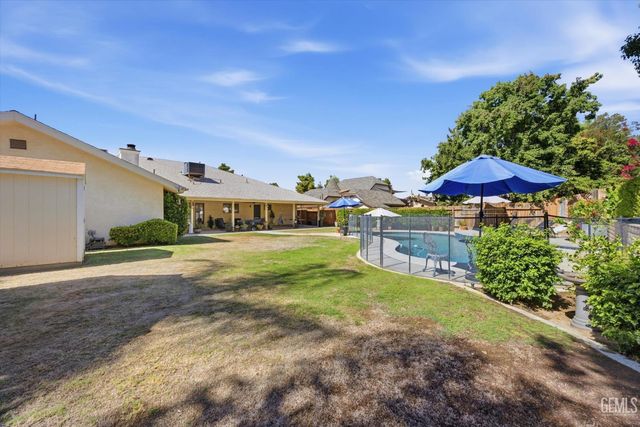 7016 Elias Avenue, Bakersfield, CA 93308
