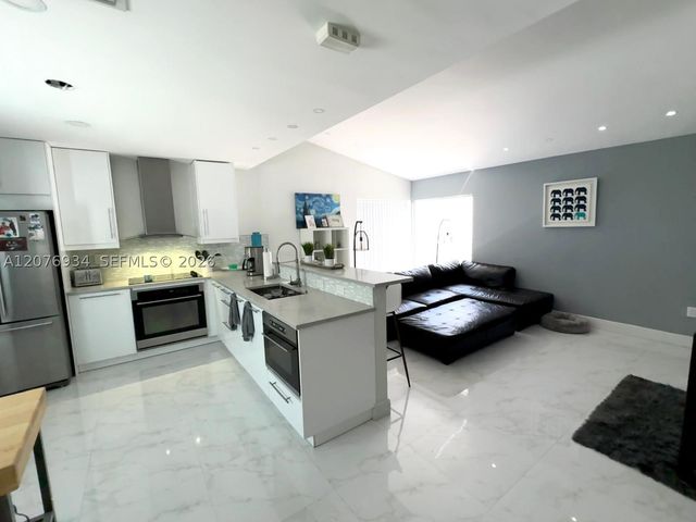 13700 SW 149th Cir Ln 4-60, Miami, FL 33186
