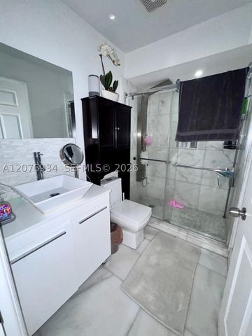 13700 SW 149th Cir Ln 4-60, Miami, FL 33186