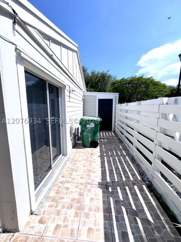 13700 SW 149th Cir Ln 4-60, Miami, FL 33186