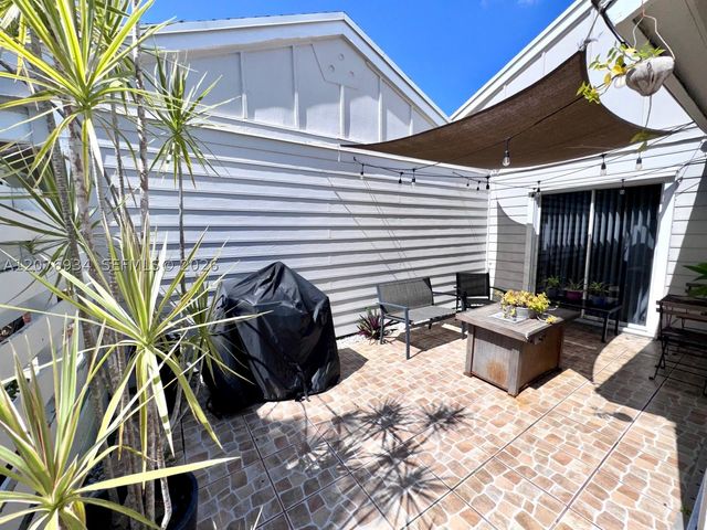 13700 SW 149th Cir Ln 4-60, Miami, FL 33186