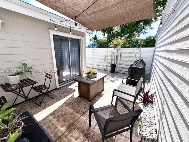 13700 SW 149th Cir Ln 4-60, Miami, FL 33186