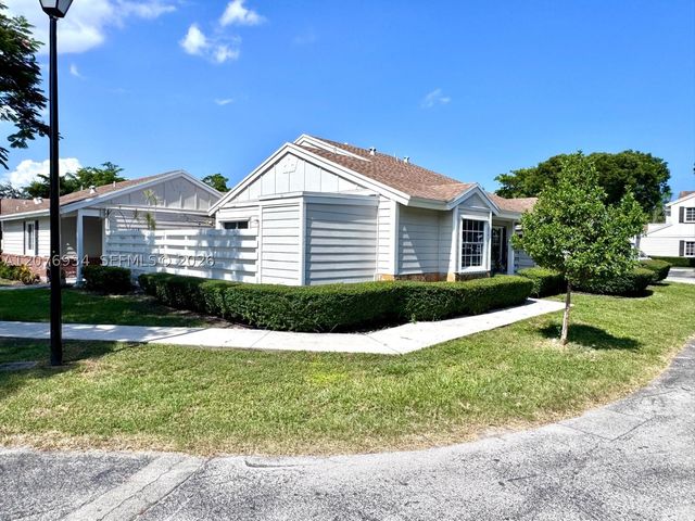 13700 SW 149th Cir Ln 4-60, Miami, FL 33186