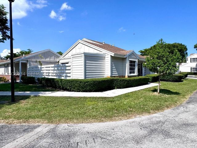 13700 SW 149th Cir Ln 4-60, Miami, FL 33186