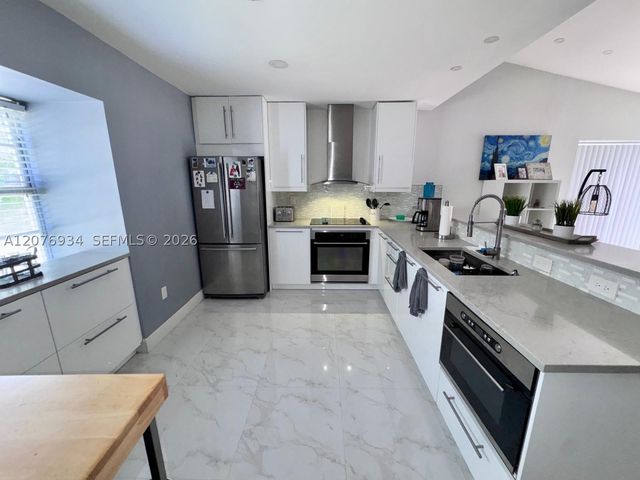 13700 SW 149th Cir Ln 4-60, Miami, FL 33186