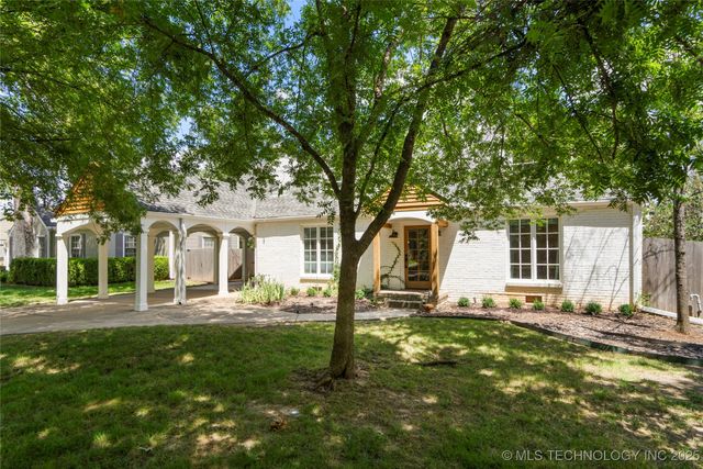 3019 S Boston Court, Tulsa, OK 74114