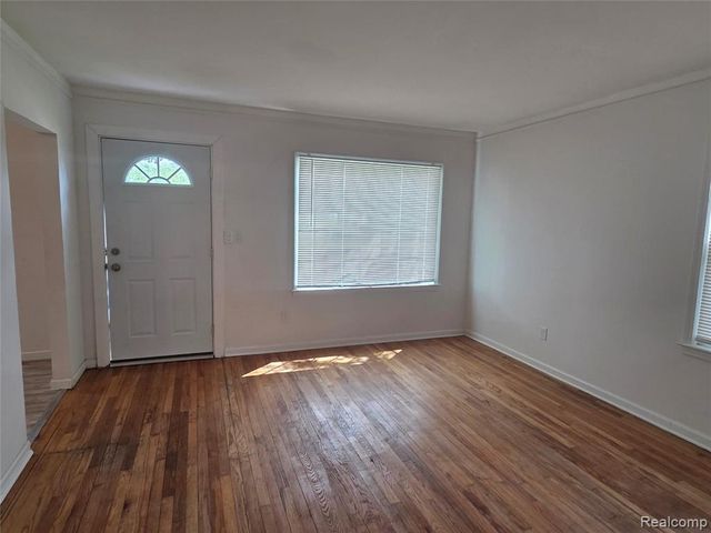 7211 Paige Avenue, Warren, MI 48091
