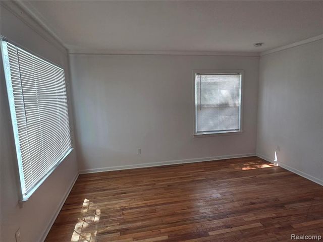 7211 Paige Avenue, Warren, MI 48091