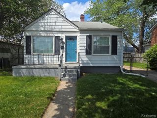 7211 Paige Avenue, Warren, MI 48091