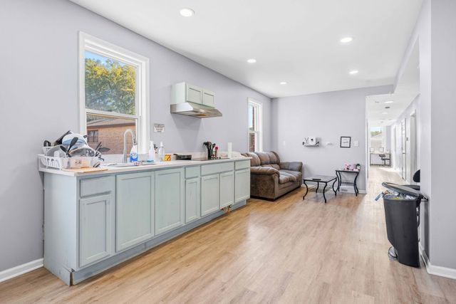2926 S Lyman Street, Chicago, IL 60608