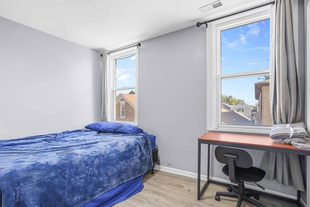 2926 S Lyman Street, Chicago, IL 60608