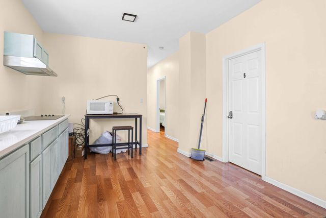 2926 S Lyman Street, Chicago, IL 60608