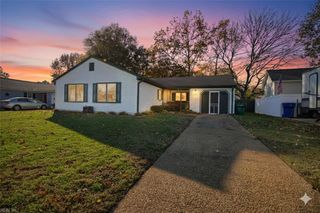 702 Chatsworth DR, Newport News, VA 23601