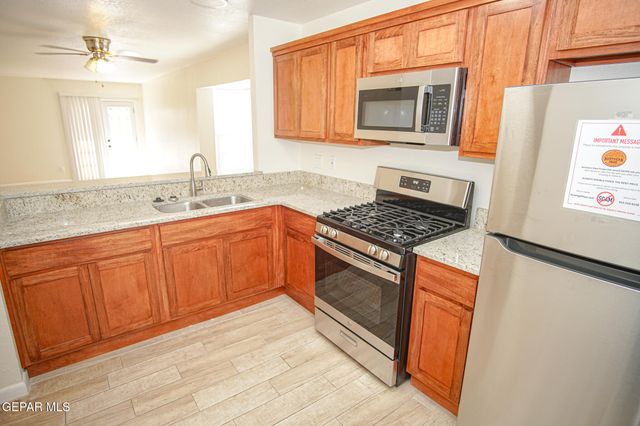 3425 Risner Place B, El Paso, TX 79936
