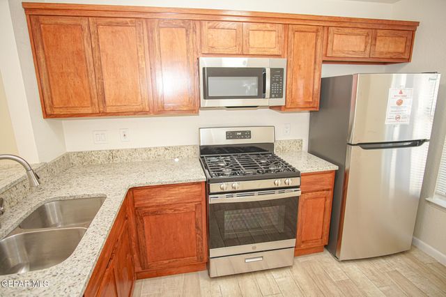 3425 Risner Place B, El Paso, TX 79936