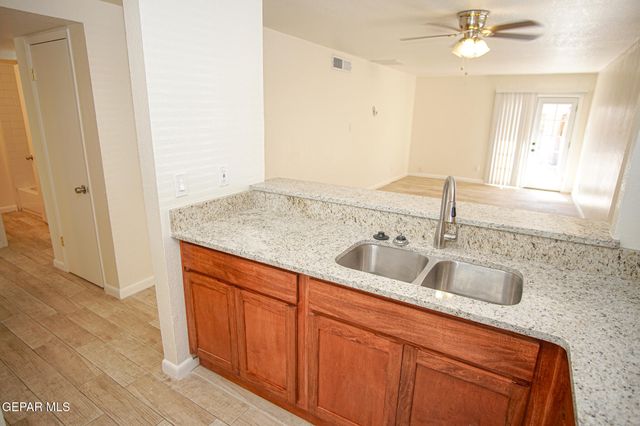 3425 Risner Place B, El Paso, TX 79936
