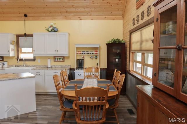 15785 Commander Drive, Dixon, MO 65459