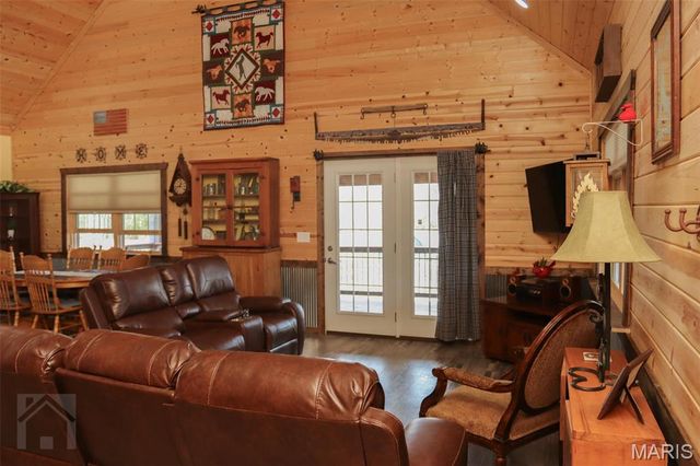 15785 Commander Drive, Dixon, MO 65459