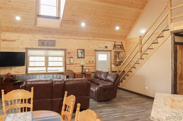 15785 Commander Drive, Dixon, MO 65459