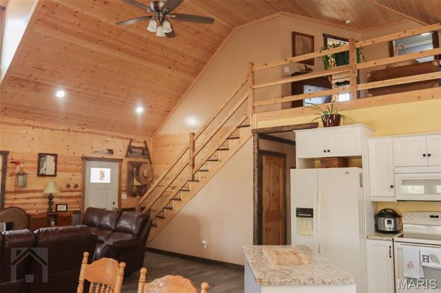 15785 Commander Drive, Dixon, MO 65459