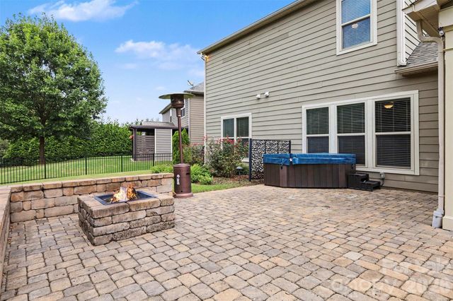 12826 Rusty Blackbird Way, Charlotte, NC 28278