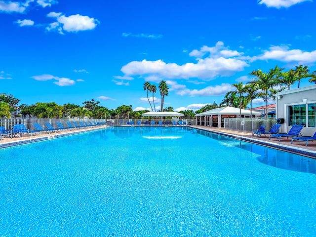 6367 Kings Gate Circle, Delray Beach, FL 33484