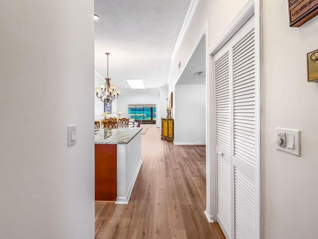 6367 Kings Gate Circle, Delray Beach, FL 33484