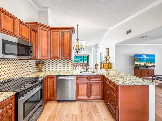 6367 Kings Gate Circle, Delray Beach, FL 33484