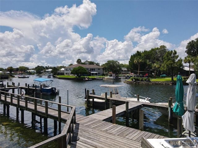 259 NW Bay Path Drive, Crystal River, FL 34428