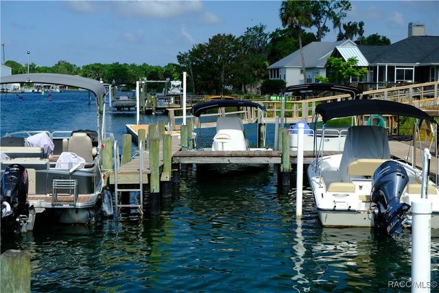 259 NW Bay Path Drive, Crystal River, FL 34428