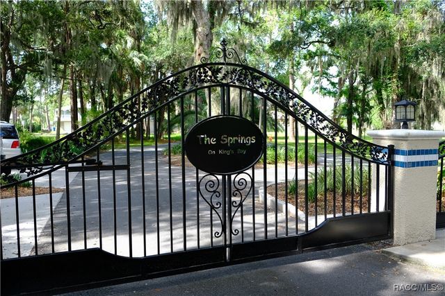 259 NW Bay Path Drive, Crystal River, FL 34428