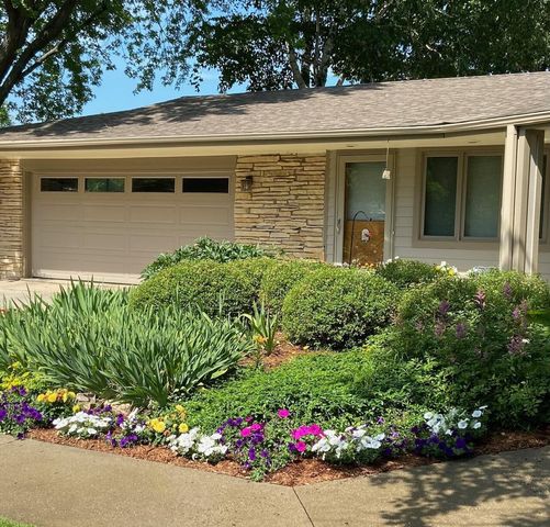 9740 N Riverside ROAD, Mequon, WI 53092