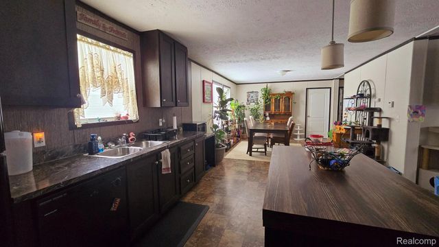 528 ELMWOOD Lane, Columbus Township, MI 48063