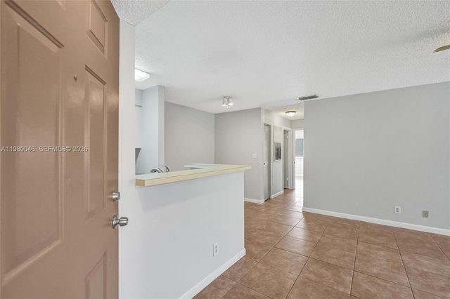 2846 S University Dr 4102, Davie, FL 33328