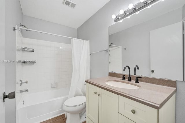 2846 S University Dr 4102, Davie, FL 33328