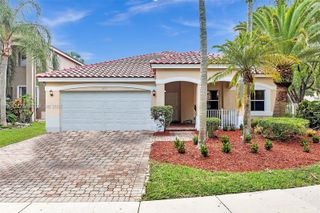 3711 Falcon Ridge Cir, Weston, FL 33331