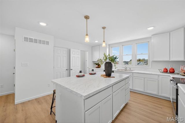 5026 Becks Landing Lane, St Charles, MO 63301