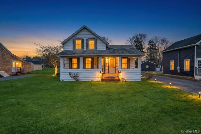 31 West Avenue, West Sayville, NY 11796