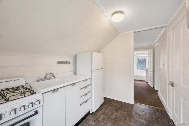 31 West Avenue, West Sayville, NY 11796